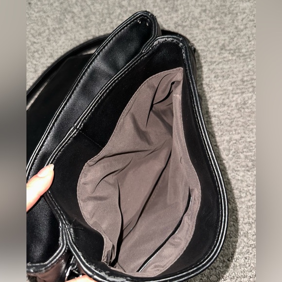 Matt & Nat Bag - Ito Crossbody Purse - Loom Collection - Black - Picture 5 of 16